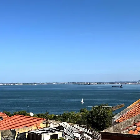 Alfama Charm - Authentic Apartmán *